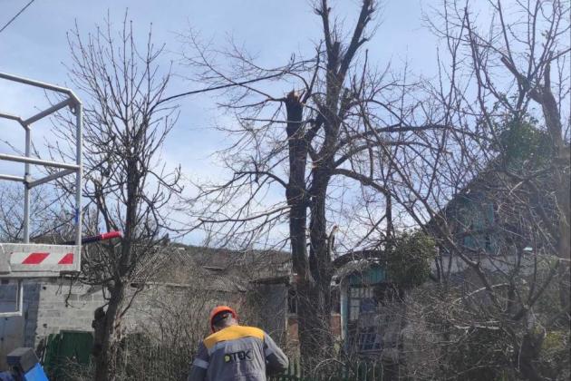 ДТЕК повернув світло у домівки понад 1,2 тис клієнтів на Донеччині