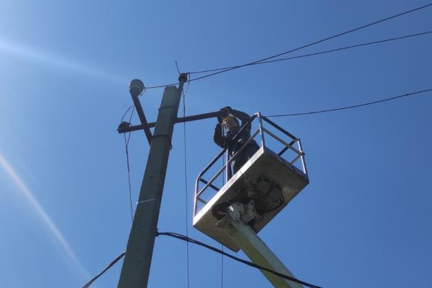 За тиждень енергетики ДТЕК повернули світло для 115 тисяч родин у 4 областях
