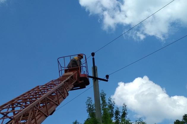 ДТЕК Донецькі електромережі повернув електропостачання в домівки понад 5 тисяч родин