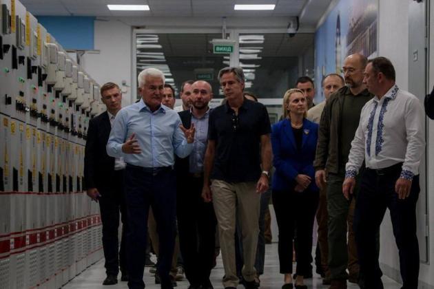 Блінкен і Шмигаль приїхали подивитися як «Укргідроенерго» готується до зими