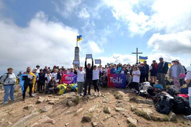 Енергія єдності, що підкорює вершини: рекордний підйом Tolk на Говерлу