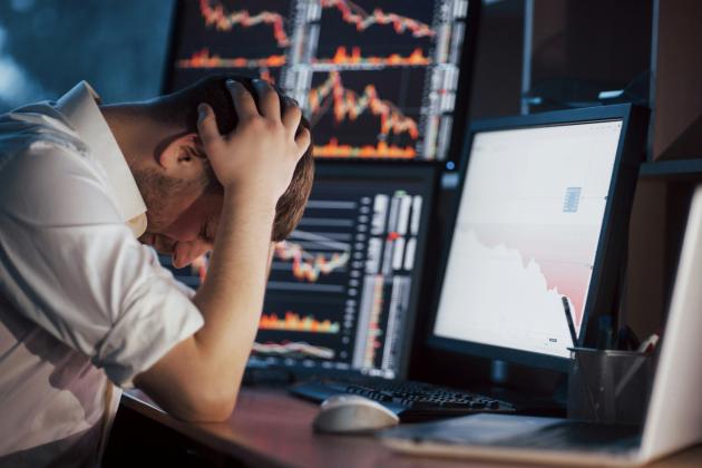 МАРАФОНСЬКИЙ ЗАБІГ ПО ГРАБЛЯХ ОБВАЛУ РИНКУ