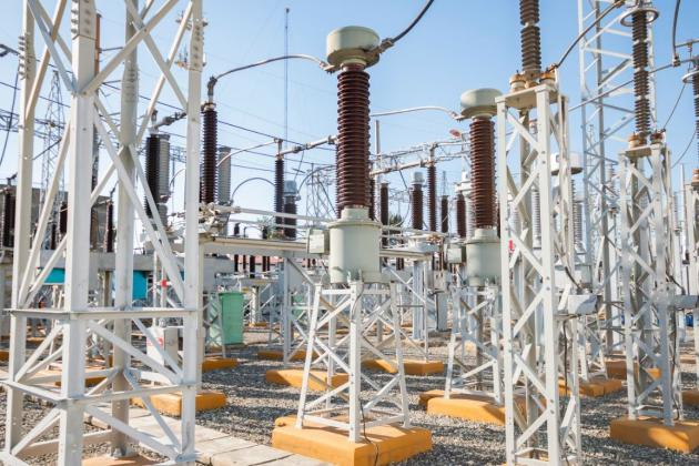 Відбудова під обстрілами: як державний сектор та приватний бізнес рятують енергетику